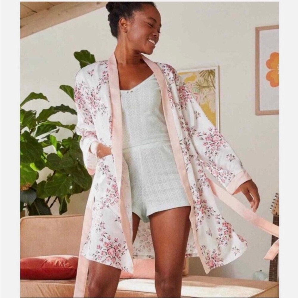 Morgan Lane Floral Robe